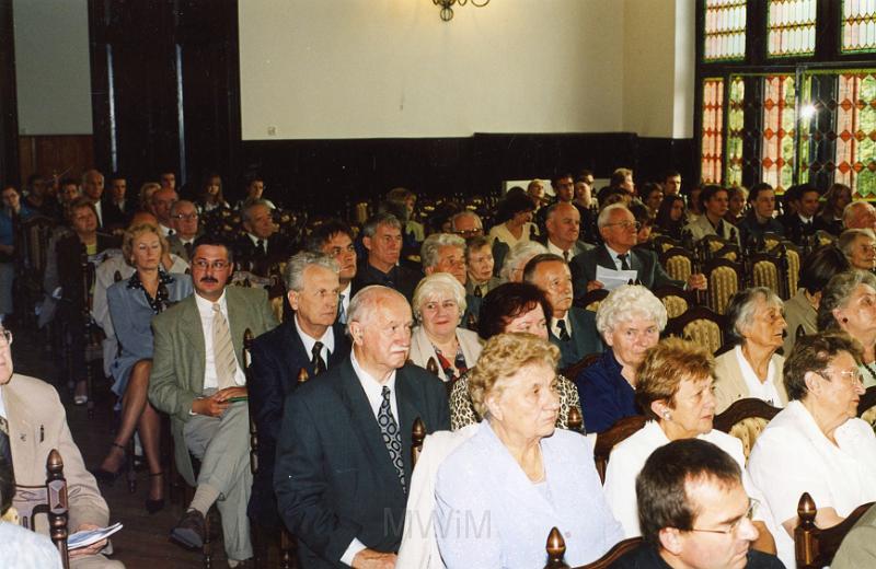 KKE 3305.jpg - Konferencja z okazji 60 rocznicy ludobujstwa na Wołyniu, Olsztyn 2003 r.